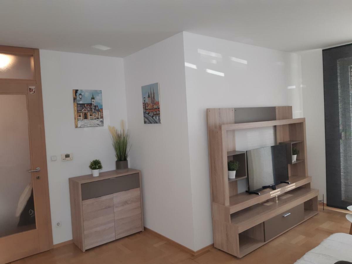 Apartment With Garage Lavici Zagreb Exterior foto